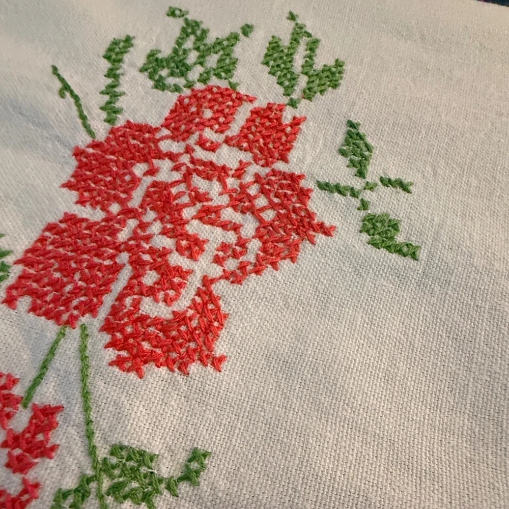 Vintage Hand Embroidered‎ Table Runner Set Floral Cross Stitch White Linen 2pc